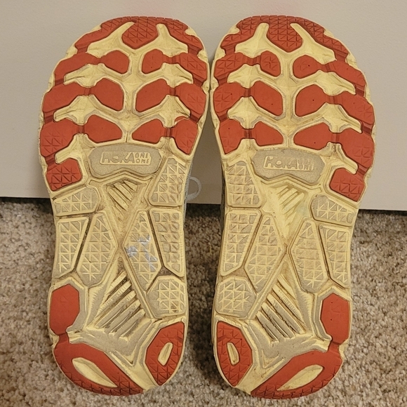 Hoka One One Women's Clifton 7 Lace Up Running Shoes Sneakers Size 7.5 Red Gray - Picture 3 of 6